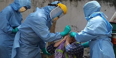 தமிழகத்தில் 4 ஆயிரத்தை நெருங்கும் கொரோனா தொற்று - ஒரே நாளில் 3,986 பேருக்கு பாதிப்பு