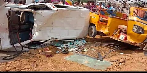 அரியலூர்: ஆட்டோ - வேன் நேருக்கு நேர் மோதி விபத்து: 2 பெண்கள் உயிரிழப்பு!