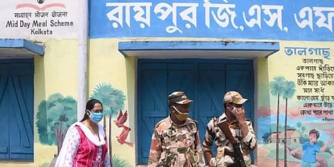 மேற்கு வங்க துப்பாக்கிச்சூடு - வாக்குப்பதிவை நிறுத்த தேர்தல் ஆணையம் உத்தரவு