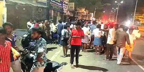 திருப்பூர்: கட்டுப்பாட்டை இழந்த கார் மோதிய விபத்தில் ஒருவர் உயிரிழப்பு