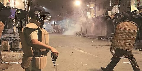 மேற்கு வங்க தேர்தல் வன்முறையில் 5 பேர் சுட்டுக் கொலை - கலவரத்திற்கு காரணம் யார்?