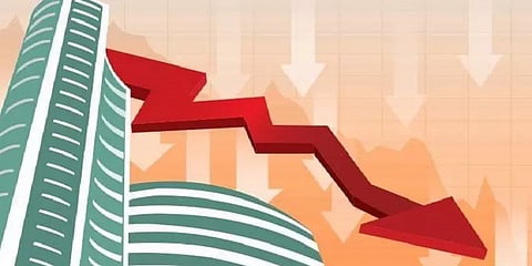 கொரோனா பரவல் எதிரொலி: இந்தியப் பங்குச்சந்தைகளில் கடும் வீழ்ச்சி!