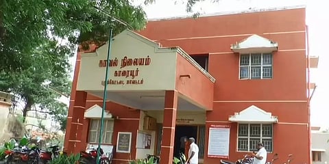 புதுக்கோட்டை: பைக்கில் சென்ற பெண் காவலரிடம் 7 சவரன் தங்க செயின் பறிப்பு : போலீஸ் வலைவீச்சு