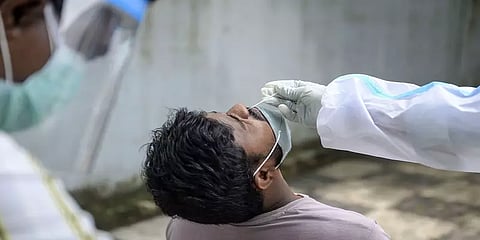 அதிகரிக்கும் கொரோனா: 10 மாநிலங்களில் உயர்மட்ட குழுக்களை களமிறக்க மத்திய அரசு திட்டம்!