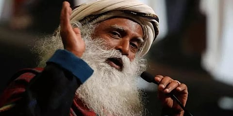 புத்தாண்டில் விவேகத்துடன் கொரோனா சூழலைக் கடக்க வேண்டும்: ஜகி வாசுதேவ்