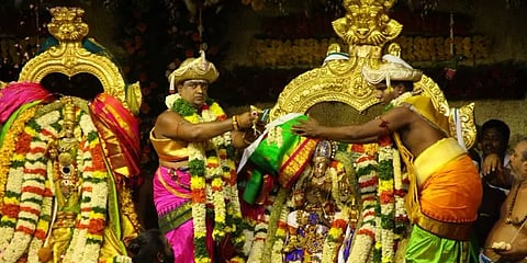 மதுரை சித்திரை திருவிழா: திருக்கல்யாண நிகழ்விற்கு பின் பக்தர்களுக்கு அனுமதி!