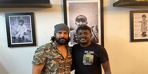 இயக்குநர் மாரி செல்வராஜை நேரில் சந்தித்து பாராட்டிய விக்ரம்!