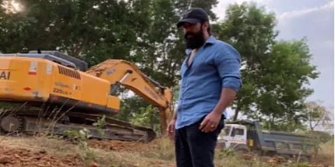 ’கேஜிஎஃப் 2’ பணிகள் நிறைவு; பண்ணை வீட்டில் விவசாயம் செய்யும் யஷ்!