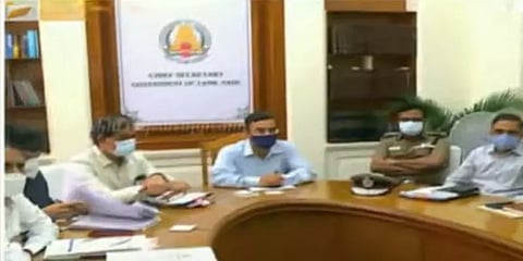 பிளஸ் 2 தேர்வுகள் ஒத்திவைக்கப்படுமா? - தலைமைச் செயலாளர் ஆலோசனை