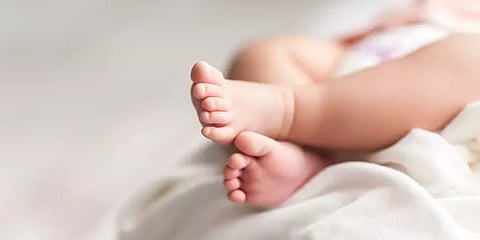 தமிழகத்தில் ஒரே நாளில் 256 குழந்தைகளுக்கு கொரோனா - நோய் அறிகுறியுடன் பாதிப்பு