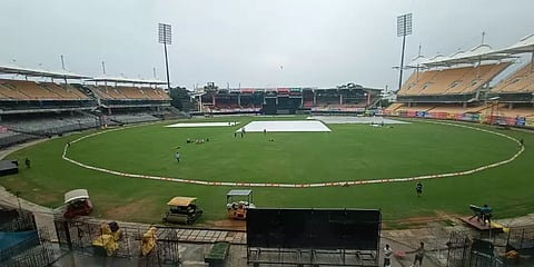 சேஸிங் செய்யும் அணிகளை திணறடிக்கும் சென்னை மைதானம்!