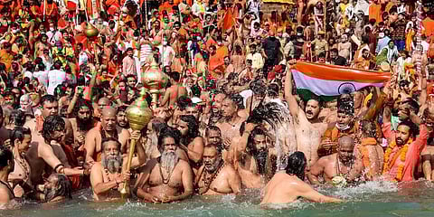 கொரோனா ஹாட் ஸ்பாட்டாக மாறிய ஹரித்வார் கும்பமேளா: 30 சாதுக்களுக்கு தொற்று உறுதி!