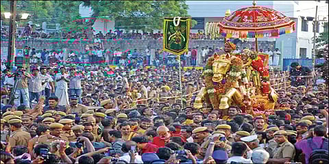 மதுரை சித்திரை திருவிழாவில் பக்தர்களை அனுமதிக்க முடியாது: உயர்நீதிமன்றம் திட்டவட்டம்