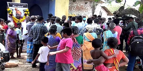 நடிகர் விவேக் மறைவு: சோகத்தில் மூழ்கிய அவரது சொந்த ஊரான பெருங்கோட்டூர் கிராமம்