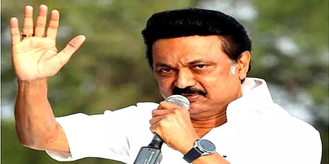 கணினியுடன் வாக்கு எண்ணும் மையத்திற்குள் சென்ற 3 நிபுணர்கள் யார்? - முக.ஸ்டாலின் ட்விட்