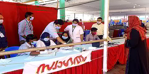 வெளிமாநிலத்தவர் கேரளாவுக்கு வர முன்பதிவு கட்டாயம்- கேரளா அரசு உத்தரவு