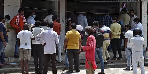 டாஸ்மாக் கடைகளில் நாளை முதல் மீண்டும் டோக்கன் முறை