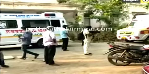 வேலூர் அரசு மருத்துவமனையில் ஆக்சிஜன் பற்றாக்குறையால் 5 பேர் உயிரிழப்பா? - ஆட்சியர் ஆய்வு