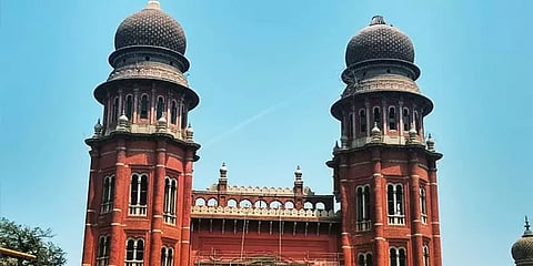 பெண் எஸ்.பி தொடுத்த பாலியல்புகார்: சிபிஐக்கு மாற்ற வேண்டிய அவசியமில்லை- சென்னை நீதிமன்றம்