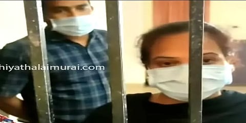 ஆந்திரா: கொரோனா தொற்று உள்ளவர்களை வீட்டிற்குள் வைத்து பூட்டிய அவலம்