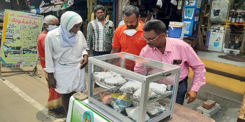 ஆதரவற்றவர்களுக்கு தினமும் மதிய உணவு வழங்கும் ’மை தருமபுரி’ தன்னார்வ அமைப்பு