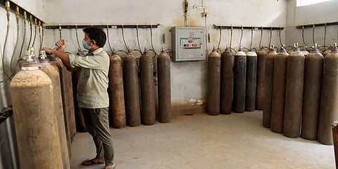 அதிகரிக்கும் ஆக்சிஜன் சிலிண்டர் தேவை... எந்தெந்த மாநிலங்களுக்கு எவ்வளவு என கணிப்பு