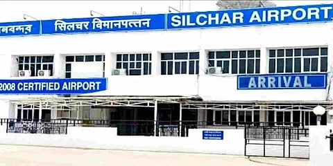 அசாம்: கொரோனா டெஸ்ட் எடுக்காமல் விமான நிலையத்தில் இருந்து "எஸ்கேப்" ஆன 300 பேர்