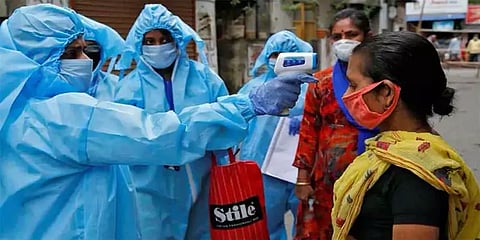 தமிழகத்தில் அதிகரிக்கும் கொரோனா: மால்கள், தியேட்டர்கள் மூட வாய்ப்பு?