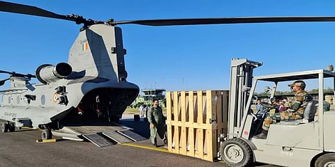 சிங்கப்பூரிலிருந்து ராணுவ விமானங்களில் ஆக்சிஜன் கொள்கலன்கள் வருகை