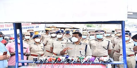 முழு ஊரடங்கு: தேவையின்றி வெளியே சுற்றிய 60 வாகனங்கள் பறிமுதல் - ஆணையர் மகேஷ்குமார்