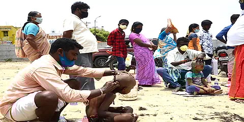 மதுரை சித்திரை திருவிழா: தடையை மீறி மொட்டையடித்து நேர்த்திக்கடன் செலுத்திய பக்தர்கள்