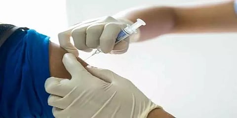 கொரோனா தடுப்பூசிகளின் விலையை குறைக்க மத்திய அரசு வலியுறுத்தல்!