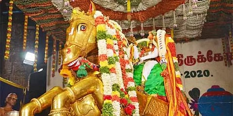 பச்சைப்பட்டு உடுத்தி எழுந்தருளினார் கள்ளழகர்