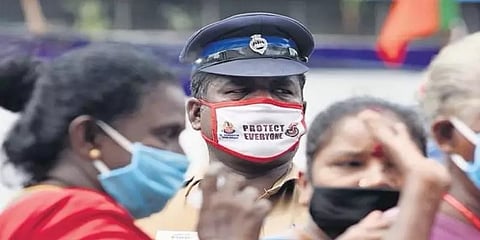 துணிவகையிலான முகக்கவசங்களை பாதுகாப்பாக பயன்படுத்துவது எப்படி? மருத்துவர் விளக்கம்