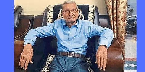 நாக்பூர்: கொரோனா வார்டில் இளைஞருக்காக படுக்கையை விட்டுக்கொடுத்து உயிர்நீத்த முதியவர்!