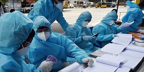 கொரோனா தொற்று அதிகமுள்ள மாவட்டங்களில் கூடுதல் கட்டுப்பாடுகள்? - தலைமைச்செயலர் இன்று ஆலோசனை