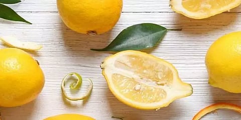 மூக்கில் எலுமிச்சை சாறு விட்டால் கொரோனா சரியாகிவிடும் என வதந்தி : கர்நாடகா ஆசிரியர் பலி