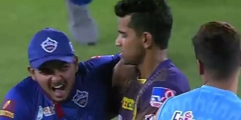 6 பந்துகளில் 6 பவுண்டரி விளாசிய பிரித்வி ஷா.! 'இறுக' அணைத்து ‘ரிவெஞ்ச்’ எடுத்த ஷிவம் மாவி!