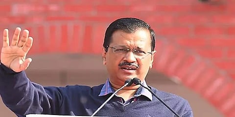 தடுப்பூசி மையங்களில் நாளை வரிசையில் நிற்காதீர்; தடுப்பூசி கையிருப்பில் இல்லை: கெஜ்ரிவால்