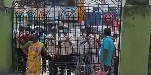 சென்னை: ஆதம்பாக்கம் சுடுகாட்டில் சடலத்தை தகனம் செய்ய விடாமல் பொதுமக்கள் போராட்டம்!