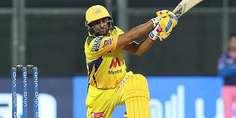 வானவேடிக்கை காட்டிய அம்பத்தி ராயுடு - 218 ரன்கள் குவித்த சென்னை அணி