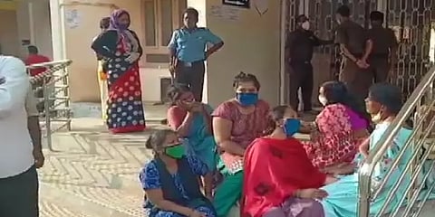 கர்நாடகா: ஆக்ஸிஜன் பற்றாக்குறை மற்றும் இதர காரணங்களால் 24பேர் உயிரிழப்பு