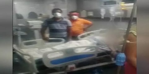 ம.பி: ஆக்சிஜன் நிறுத்தப்பட்டதால் 4பேர் பலி என உறவினர்கள் புகார்; நிர்வாகம் மறுப்பு