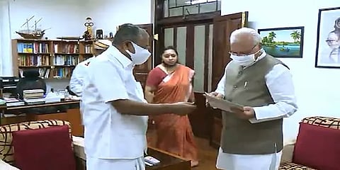 பினராயி விஜயனின் புது அமைச்சரவை எப்போது பொறுப்பு ஏற்பு? - நாளை கூட்டணி கூட்டத்தில் முடிவு