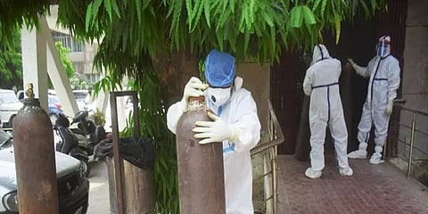 கர்நாடகா: ஆக்சிஜன் பற்றாக்குறையால் மேலும் 2 பேர் உயிரிழப்பு