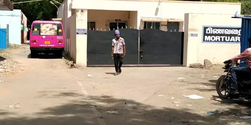 இறந்த தாயின் உடலை வாங்கமுடியாமல் 5 நாட்களாக தவிக்கும் மகன் - காஞ்சிபுரத்தில் அதிர்ச்சி!