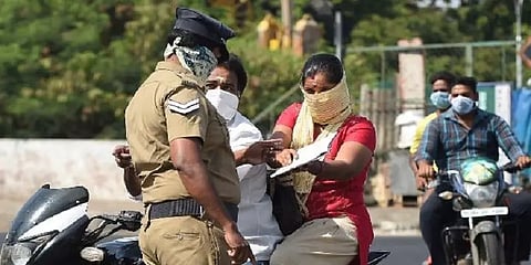 கொரோனா தடுப்பு கட்டுப்பாடுகளை கண்காணிக்க மாவட்டங்களுக்கு ஐபிஎஸ் அதிகாரிகள் நியமனம்