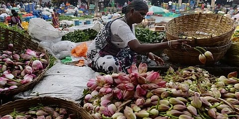 தமிழகத்தில் புதிய கட்டுப்பாடுகள் அமல்: விற்பனை பாதிப்பதாக வியாபாரிகள் கவலை