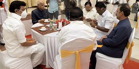 முதல்வர், அமைச்சர்களுக்கு ஆளுநர் தேநீர் விருந்து - படத்தொகுப்பு