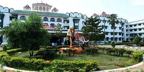 ஸ்டெர்லைட் ஆலைக்கு கொடுக்கும் ஒத்துழைப்பு பெல் நிறுவனத்திற்கு ஏன் இல்லை? - நீதிமன்றம்